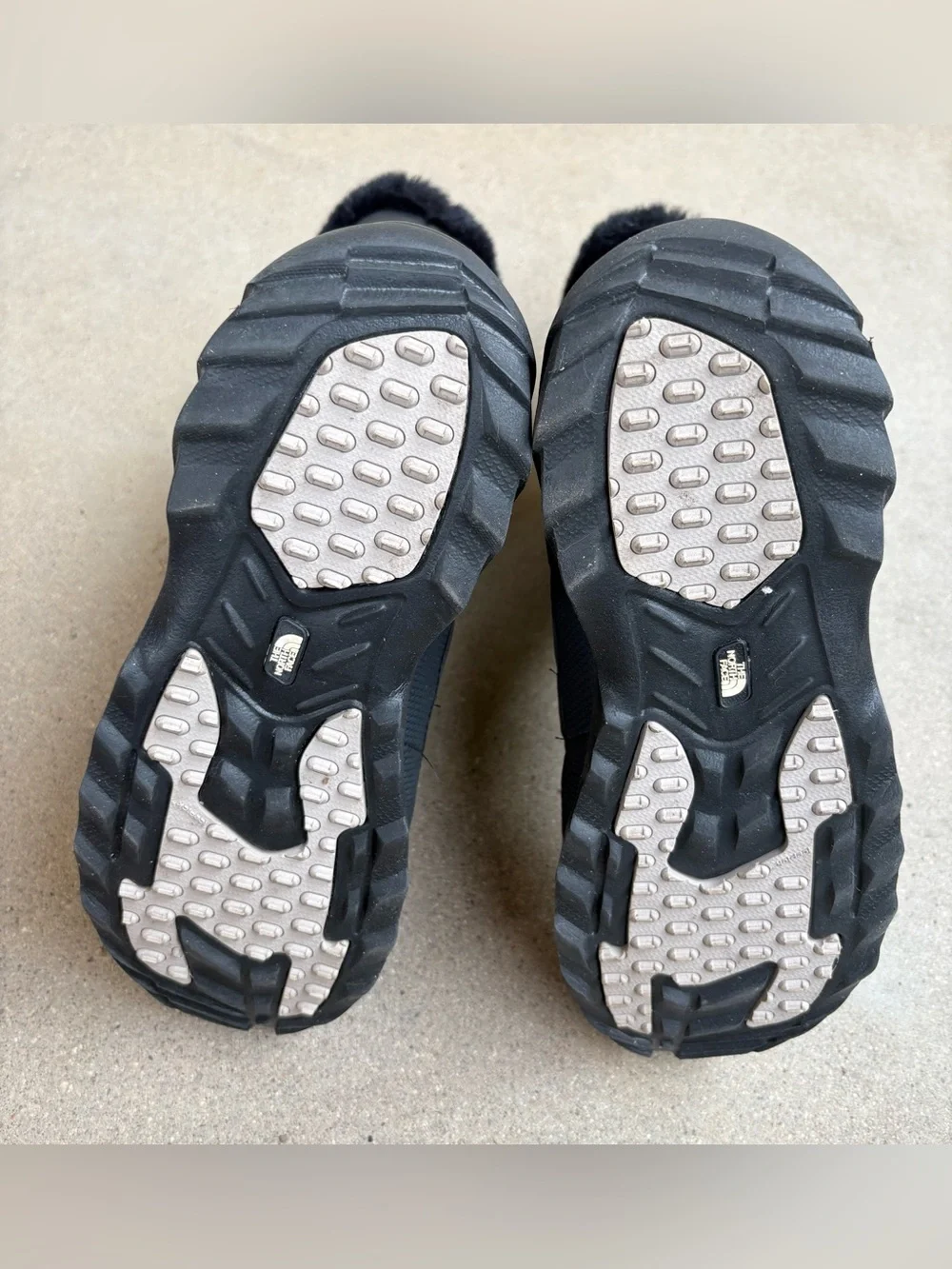 The North Face Womens 9 Nuptse Traction 700 Fill Goose Down Winter Snow Boots